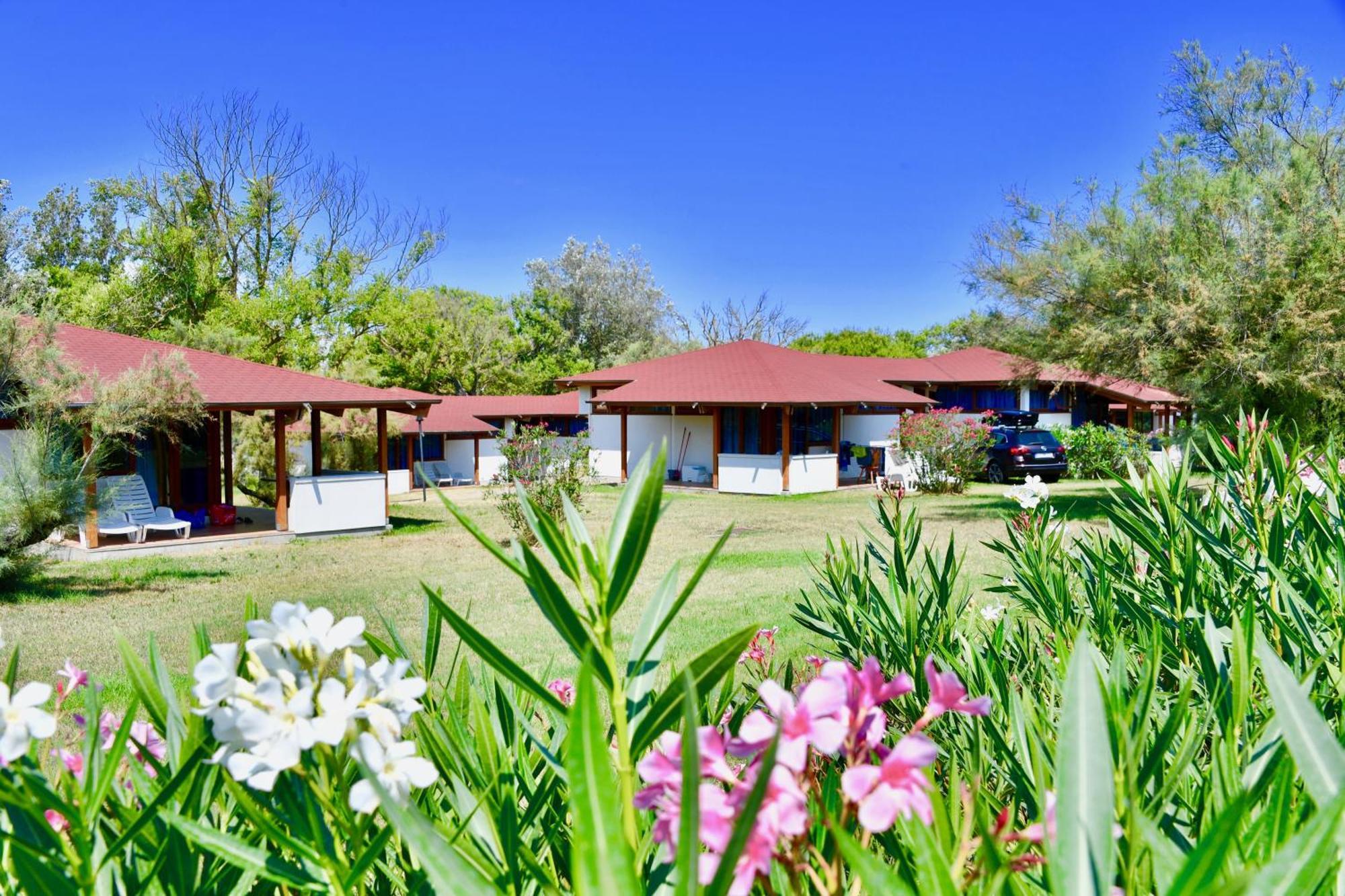 Isamar Holiday Village Ca Lino Camera foto The main building of the school