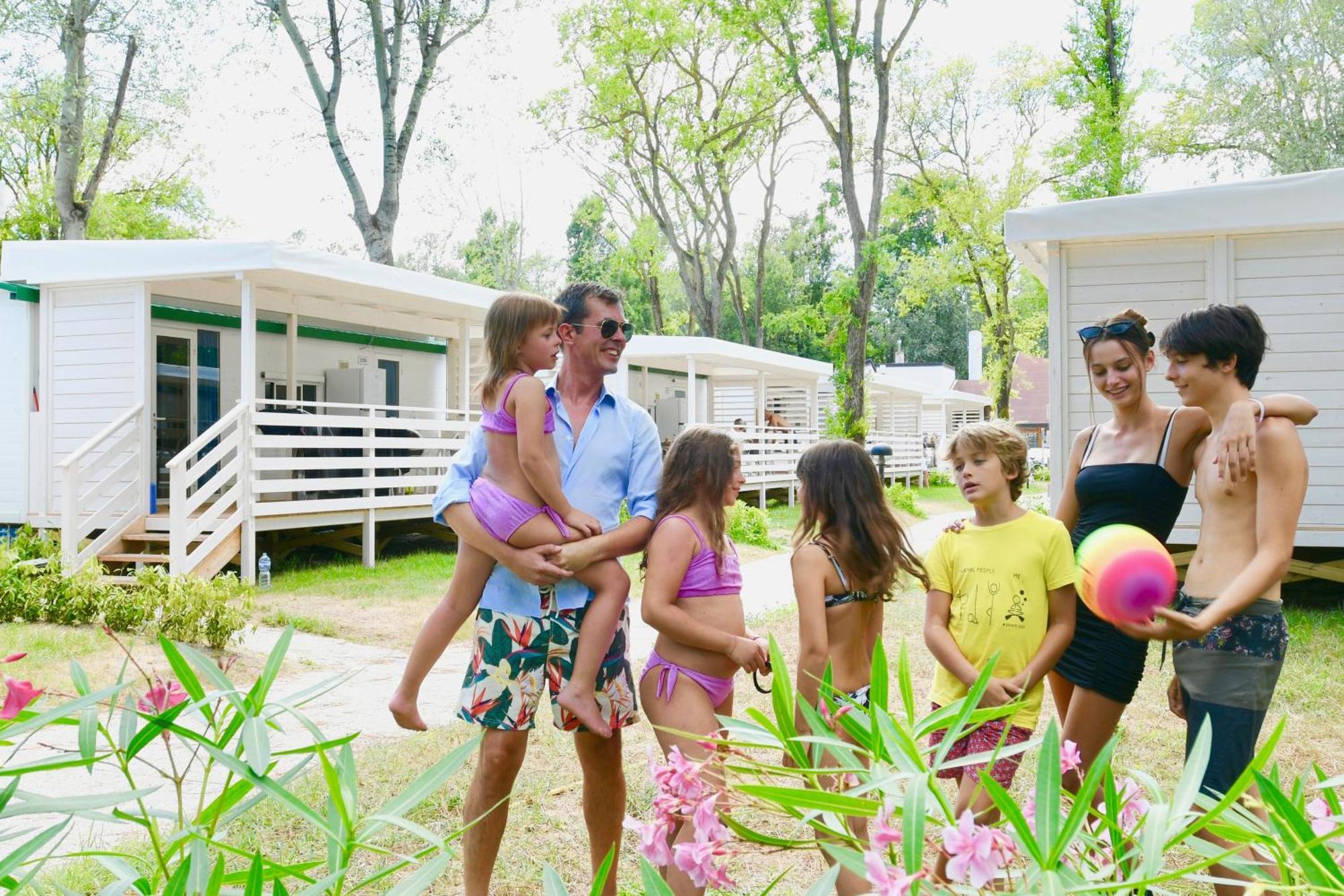 Isamar Holiday Village Ca Lino Esterno foto Families at a campsite