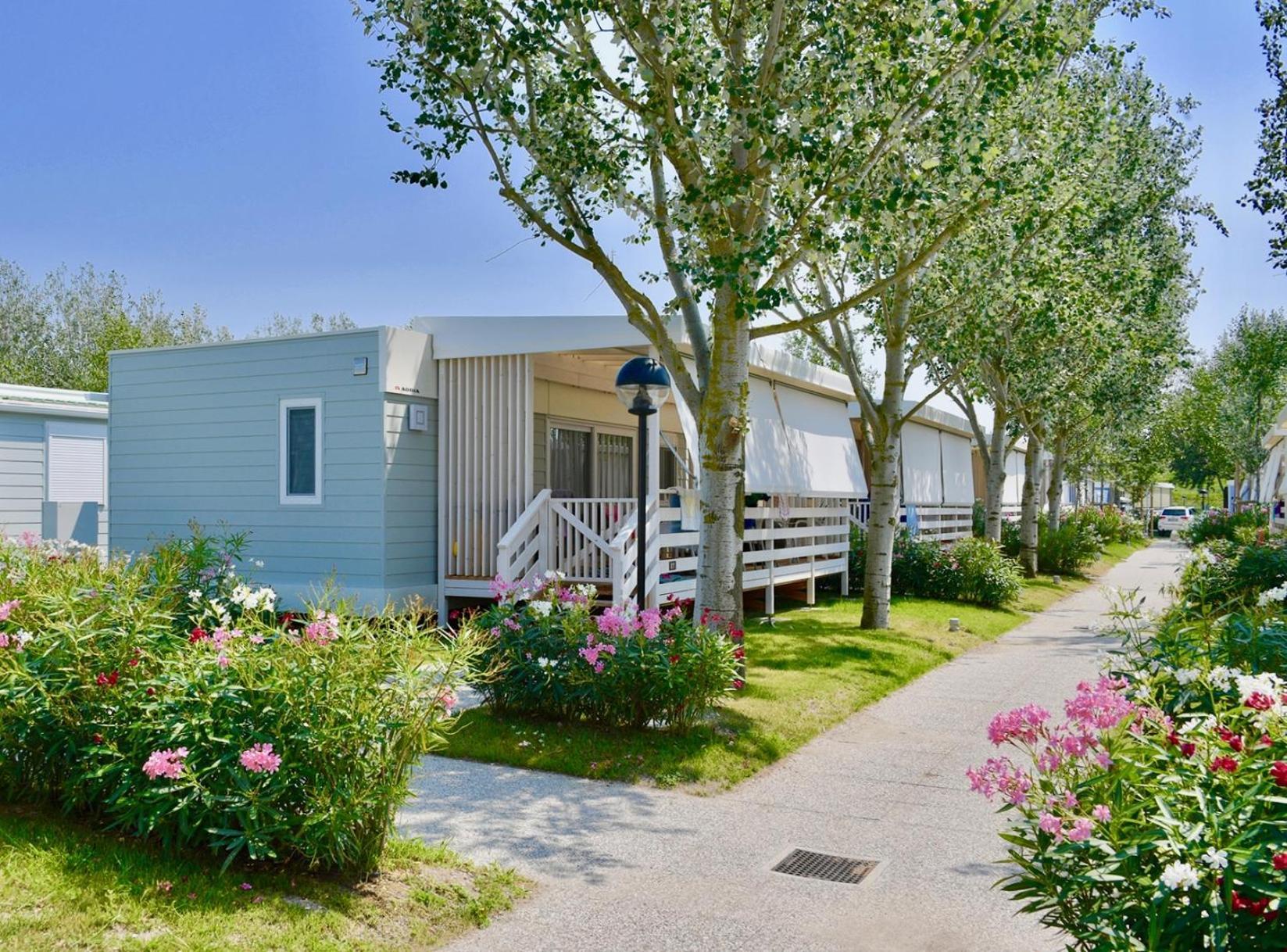 Isamar Holiday Village Ca Lino Esterno foto Mobile homes in a campsite